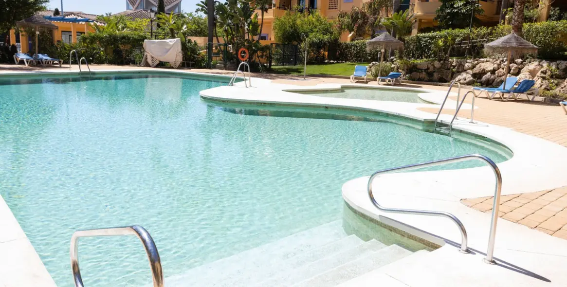 Продажа апартаментов на среднем этаже в San Pedro de Alcántara 33