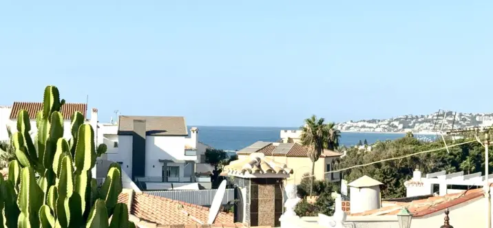 Продажа  отдельно стоящей виллы в El Faro 1