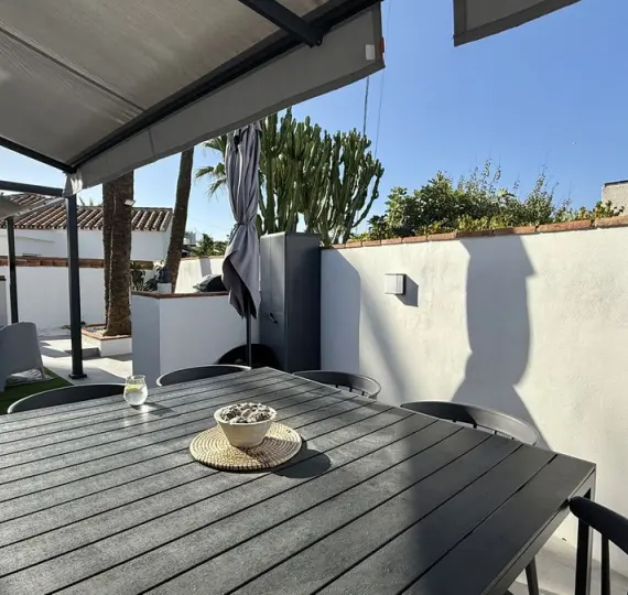 Продажа  отдельно стоящей виллы в El Faro