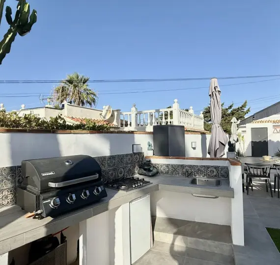 Продажа  отдельно стоящей виллы в El Faro