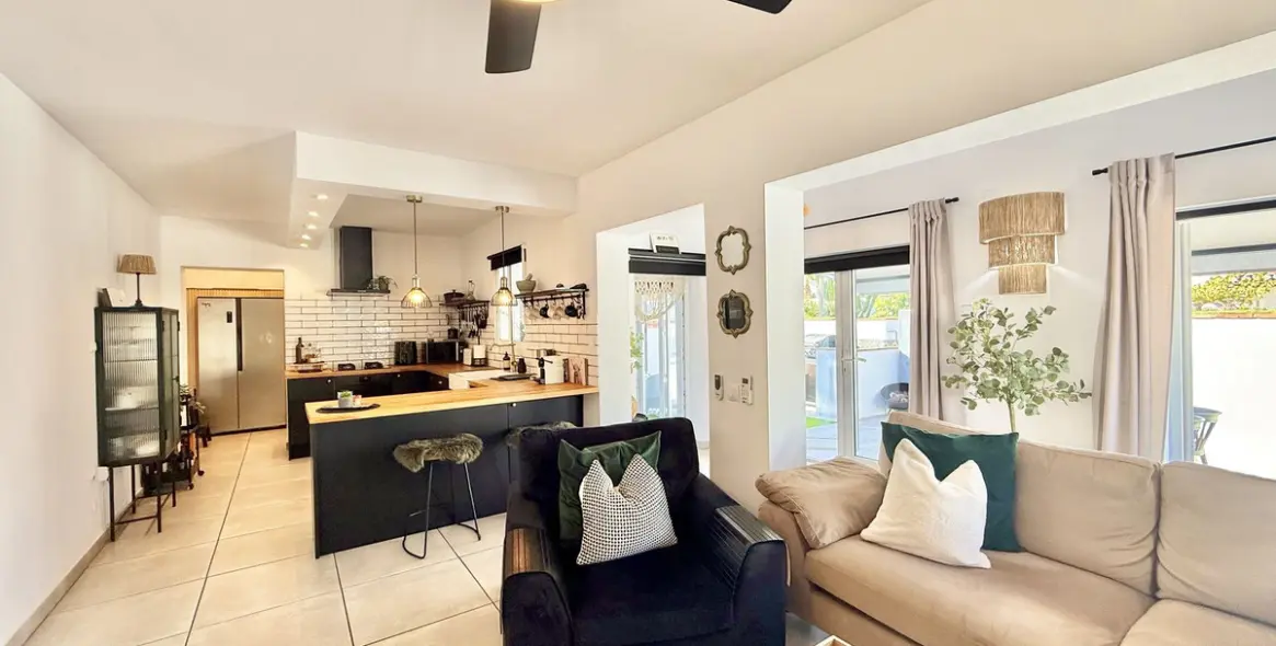 Продажа  отдельно стоящей виллы в El Faro 17