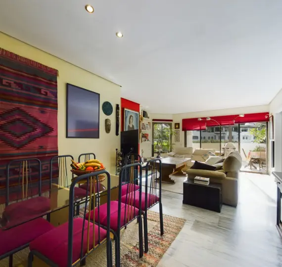 Venta de apartamento en planta media en Elviria