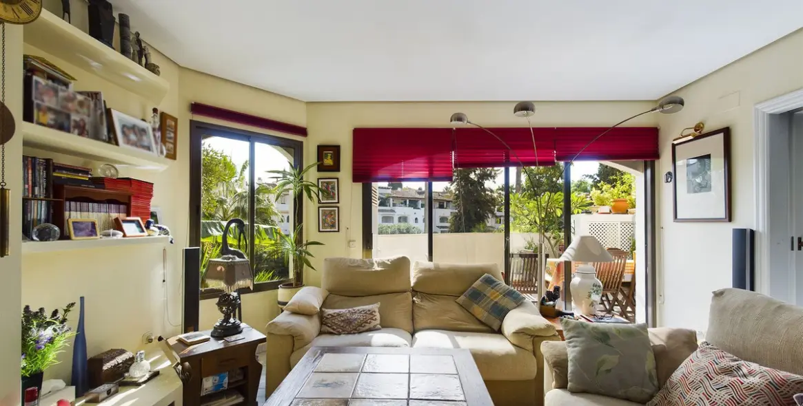 Продажа апартаментов на среднем этаже в Elviria 5