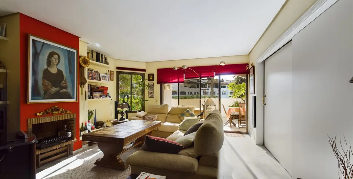 Продажа апартаментов на среднем этаже в Elviria 6