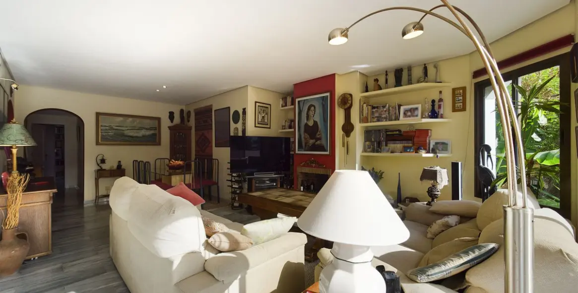 Продажа апартаментов на среднем этаже в Elviria 7