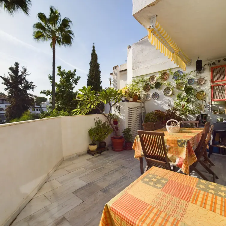 Venta de apartamento en planta media en Elviria