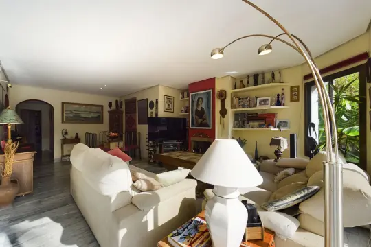 Image 7 thumb