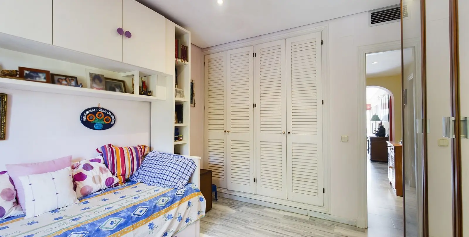 Продажа апартаментов на среднем этаже в Elviria 13
