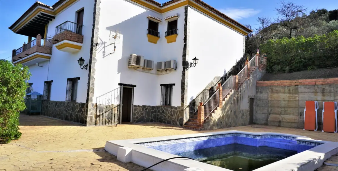 Sale of detached villa in Costa del Sol East 1