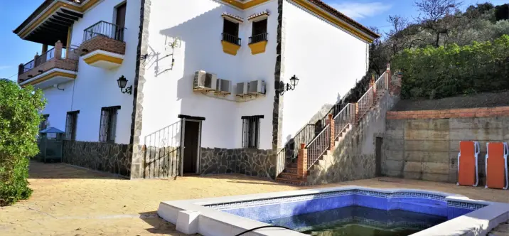 Detached villa R4209250 0