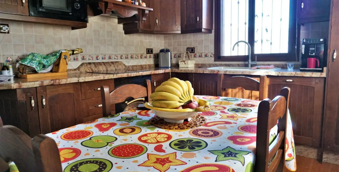 Sale of detached villa in Costa del Sol East 5