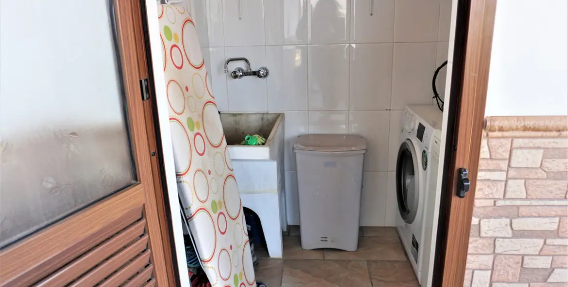 Sale of detached villa in Sayalonga 11