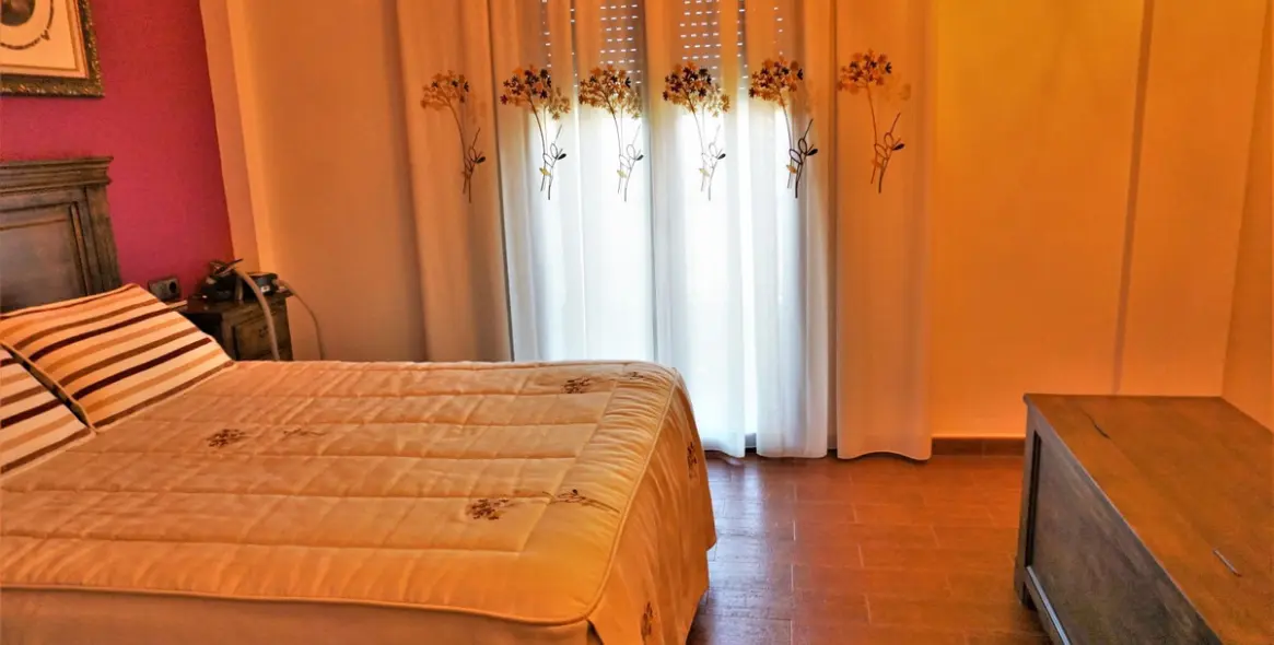 Sale of detached villa in Sayalonga 30