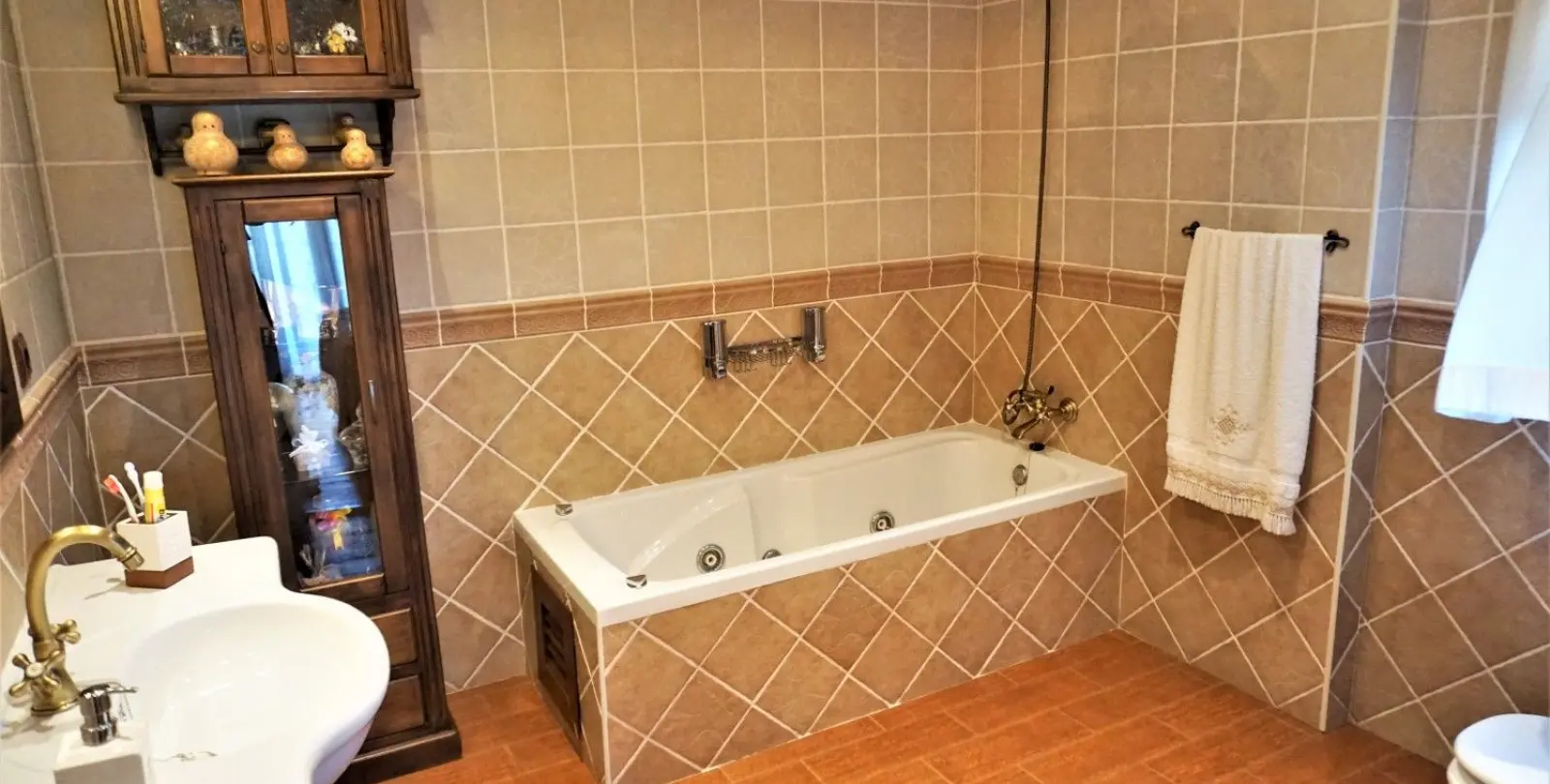 Venta de villa independiente en Sayalonga 28