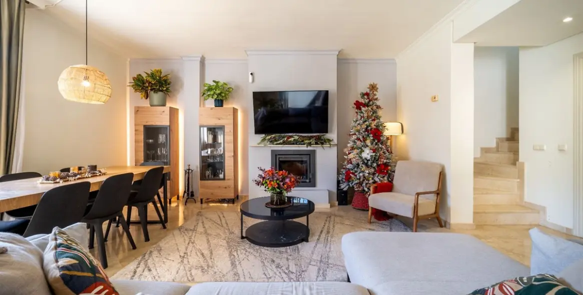 Sale of penthouse duplex in La Quinta 5