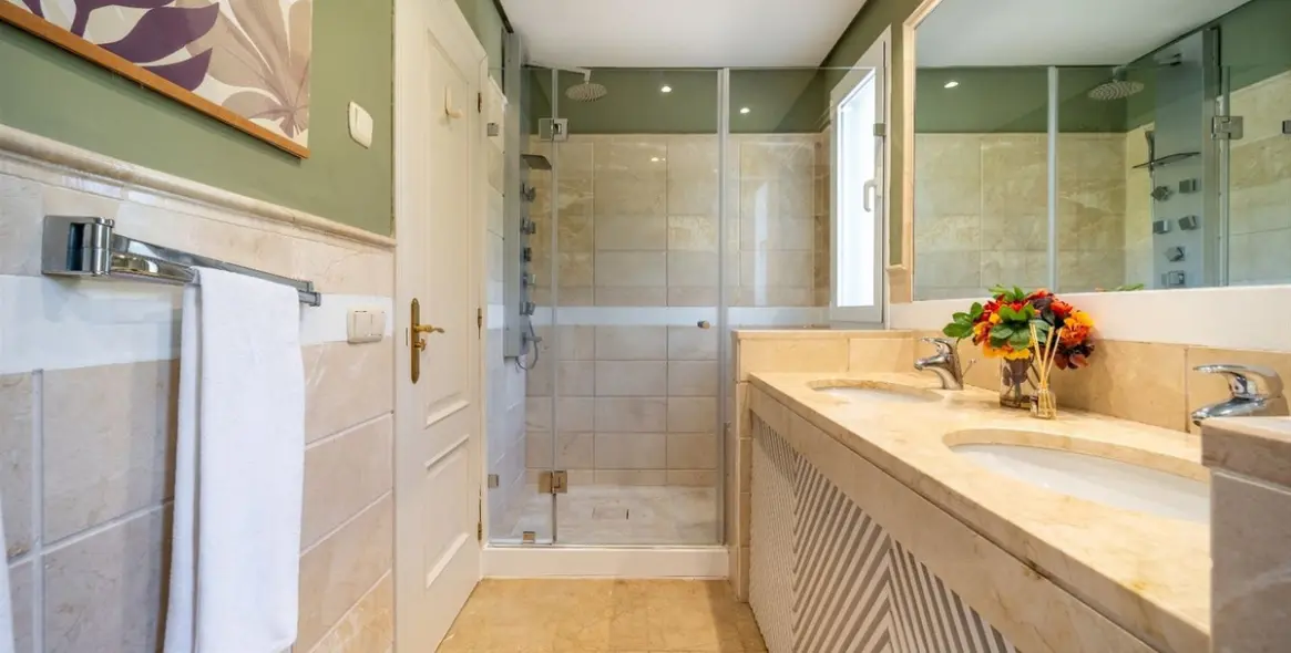 Sale of penthouse duplex in La Quinta 18