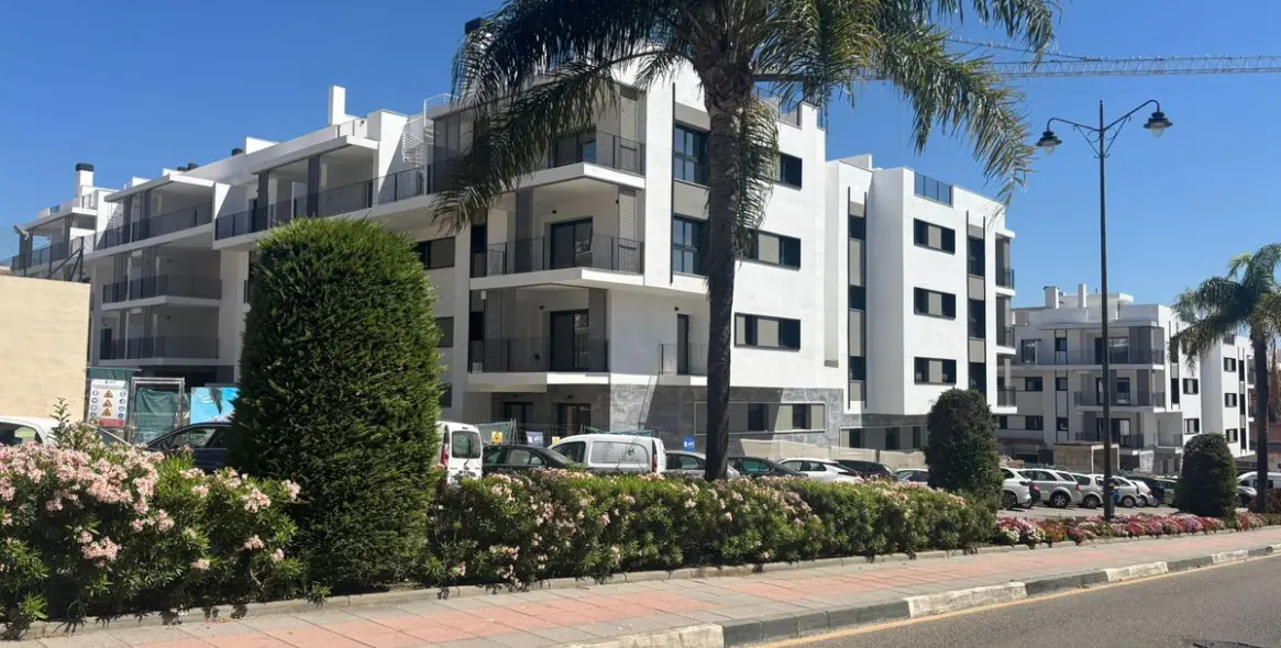 Продажа апартаментов на среднем этаже в Estepona (район Estepona) 2