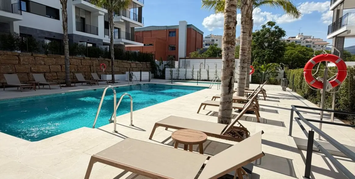 Продажа апартаментов на среднем этаже в Estepona 37