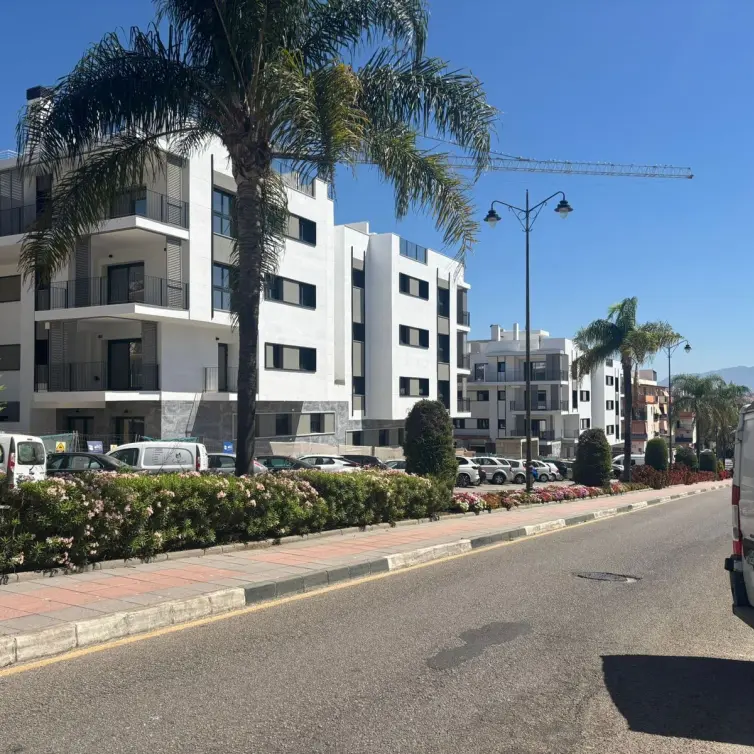 Venta de apartamento en planta media en Estepona