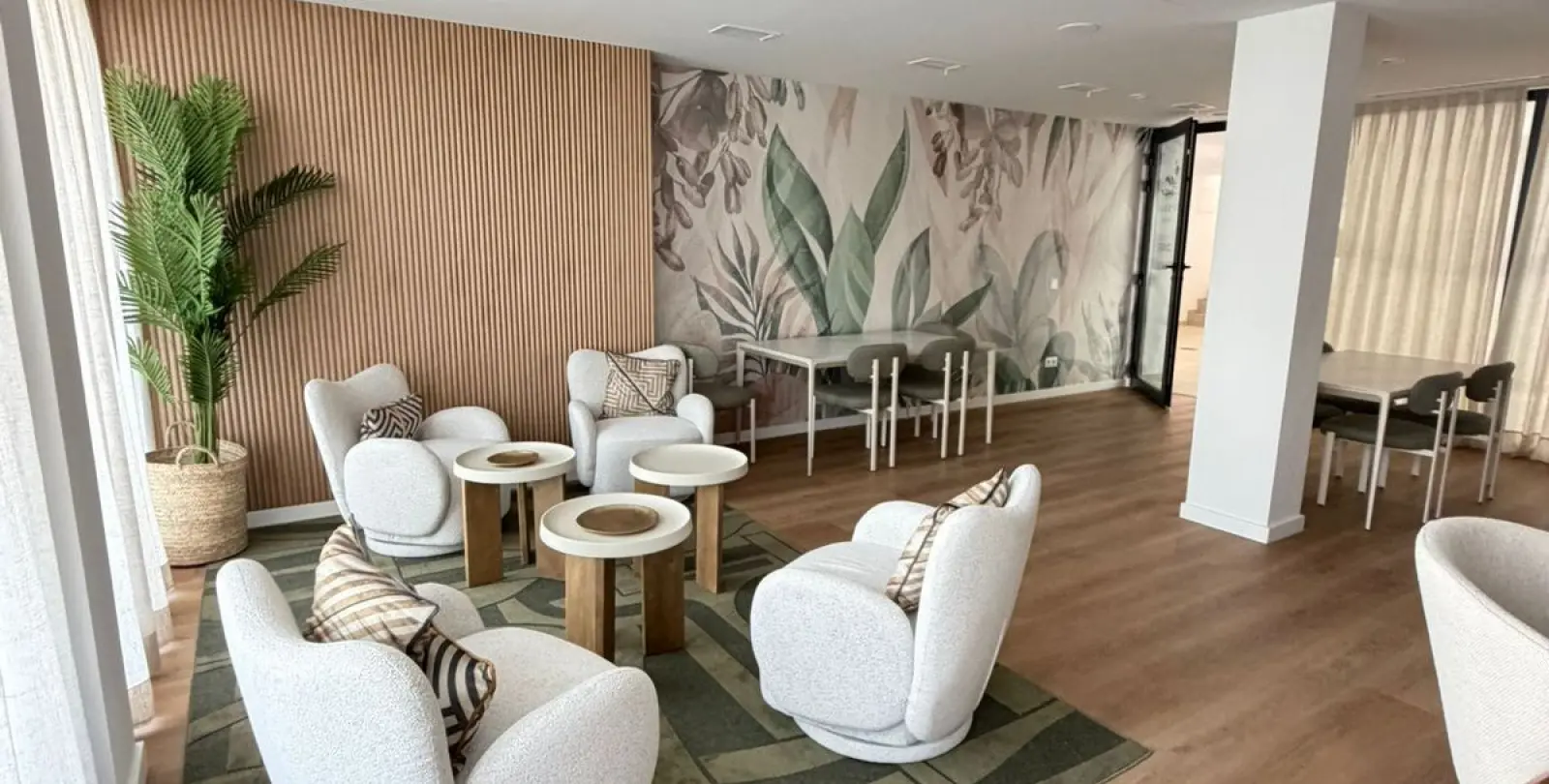 Sale of middle floor apartment in Estepona 11