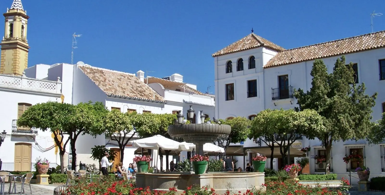 Sale of middle floor apartment in Estepona 22