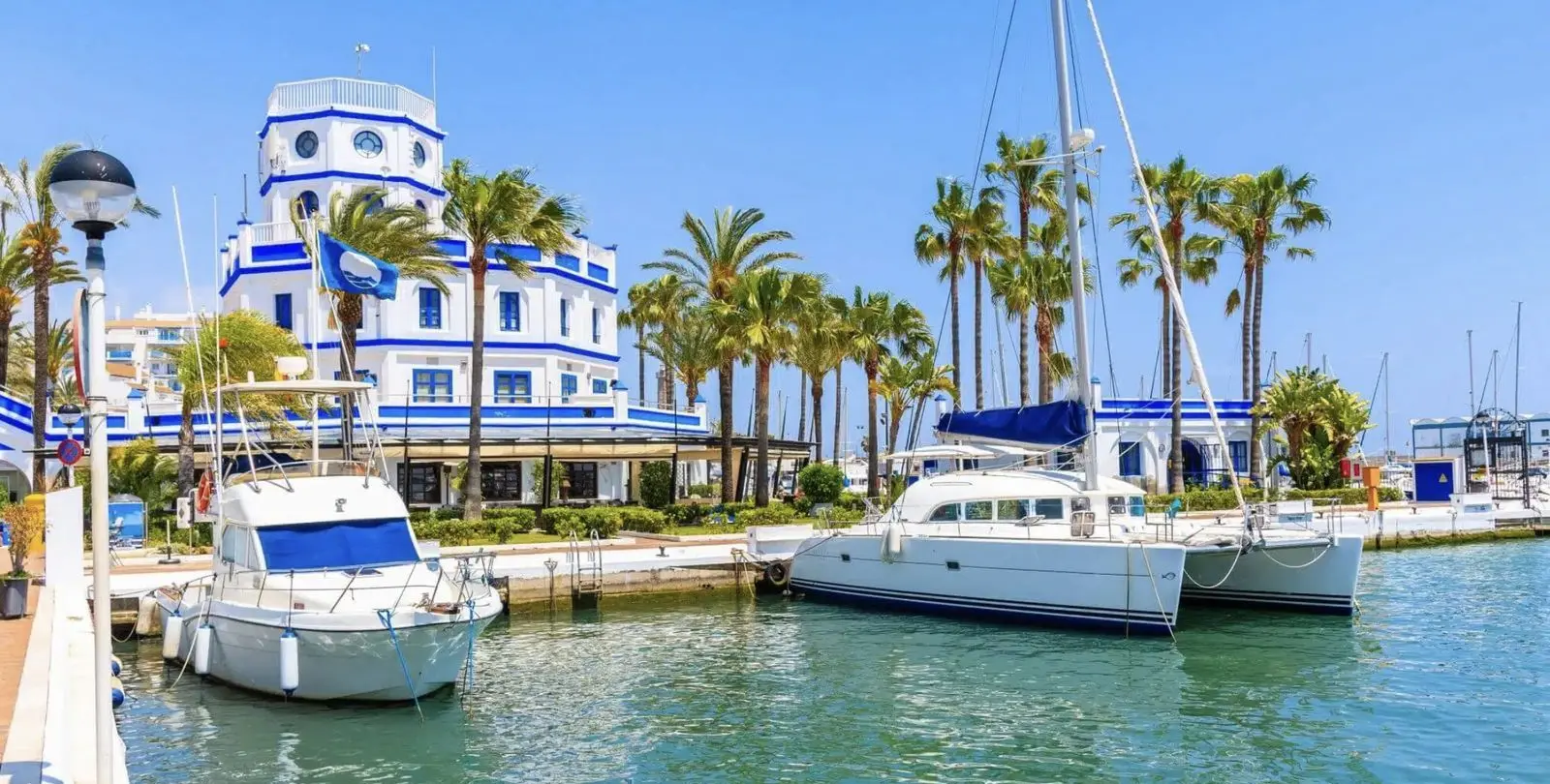 Sale of middle floor apartment in Estepona 23