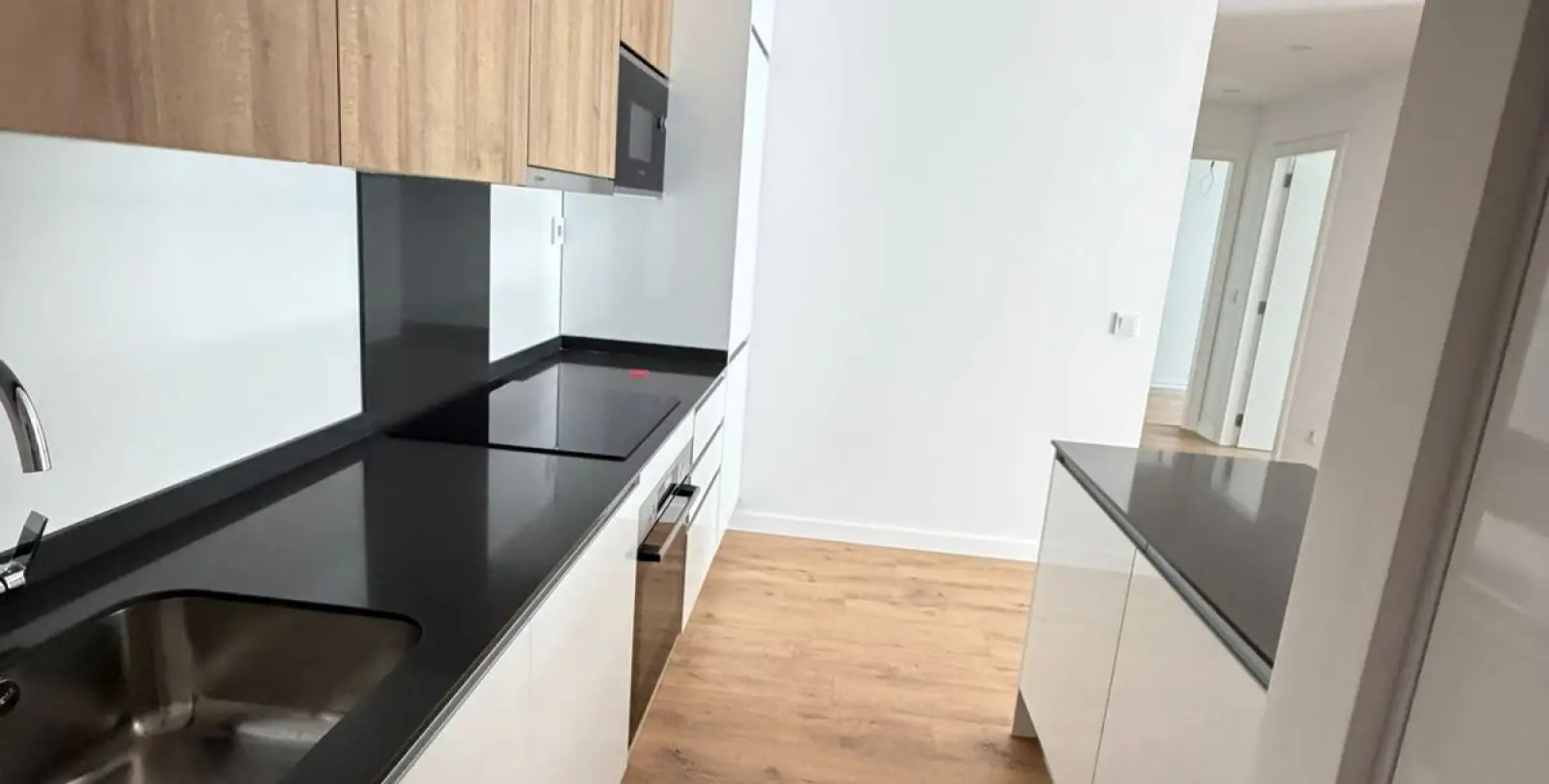 Sale of middle floor apartment in Estepona 27