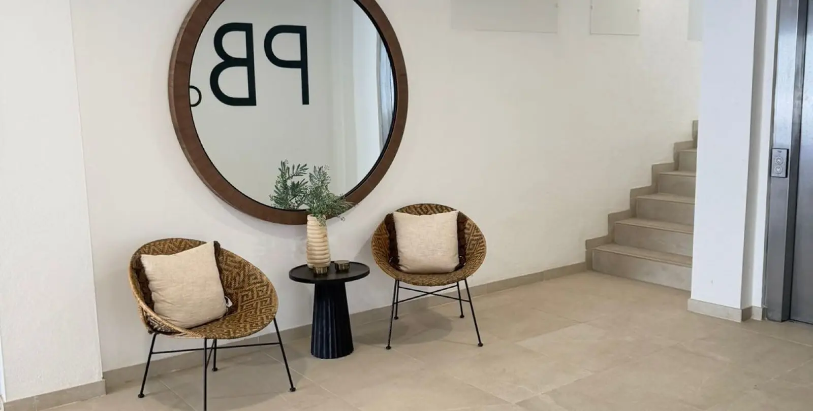 Sale of middle floor apartment in Estepona 29