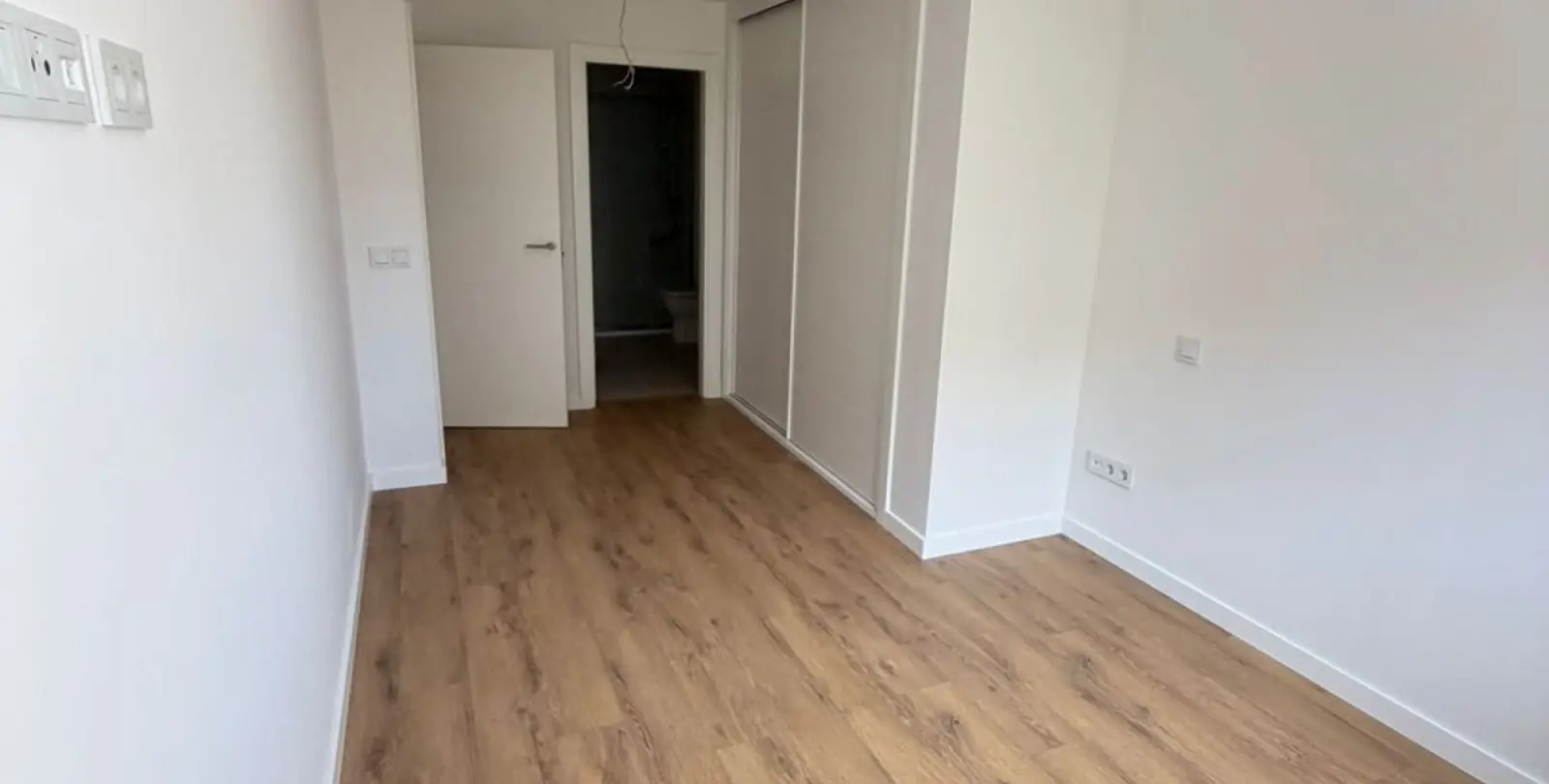 Sale of middle floor apartment in Estepona 31