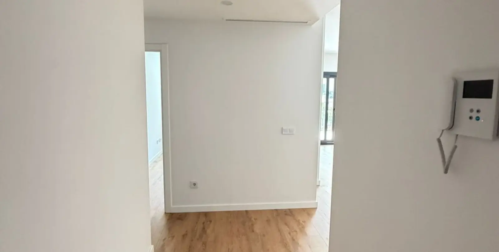 Sale of middle floor apartment in Estepona 58