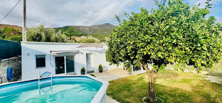 Sale of detached villa in Valtocado 1