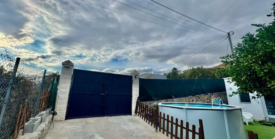 Sale of detached villa in Valtocado 11