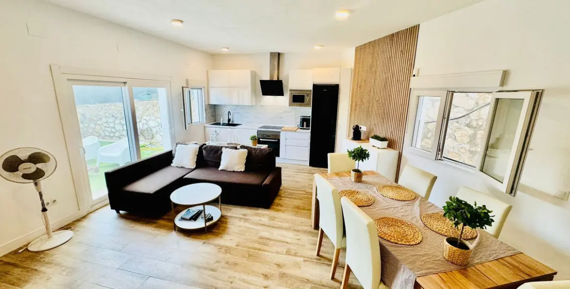 Sale of detached villa in Valtocado 15