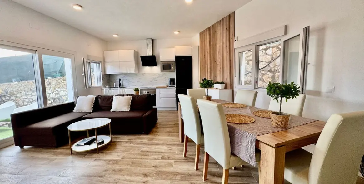 Sale of detached villa in Valtocado 19