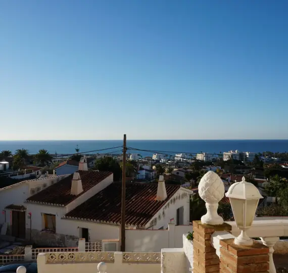 Detached villa R4239409