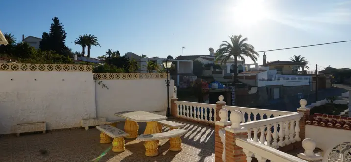 Detached villa R4239409 1