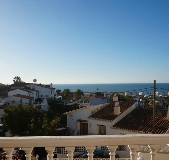 Detached villa R4239409