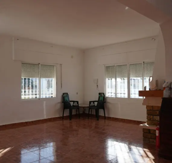 Detached villa R4239409