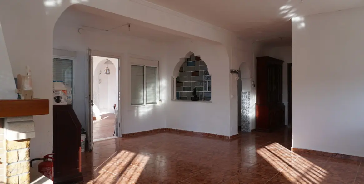 Sale of detached villa in Costa del Sol East 8