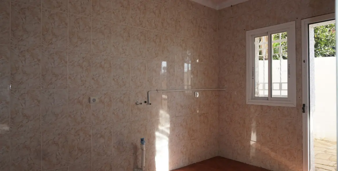 Sale of detached villa in Caleta de Vélez 13