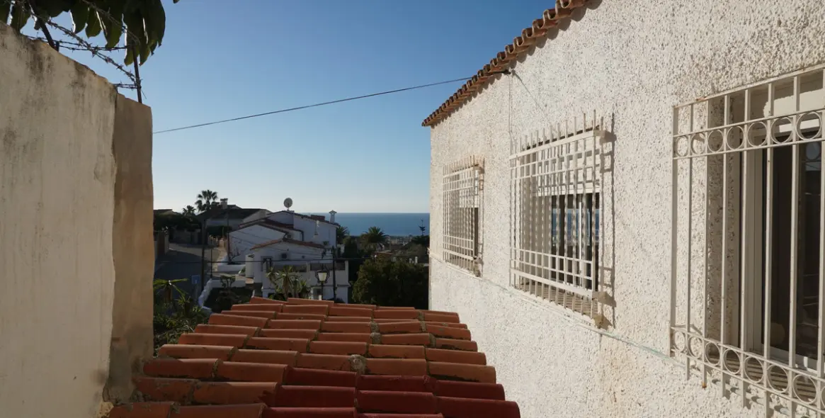 Sale of detached villa in Caleta de Vélez 15
