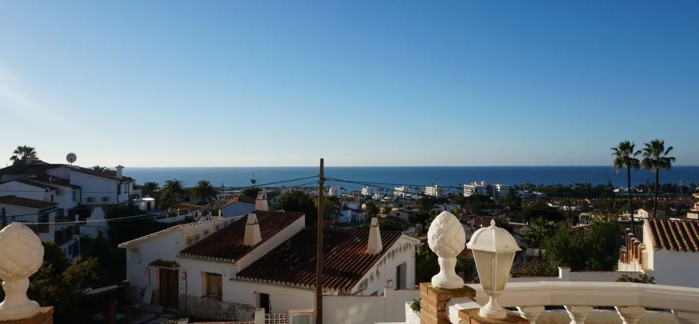 Продажа  отдельно стоящей виллы в Caleta de Vélez 0