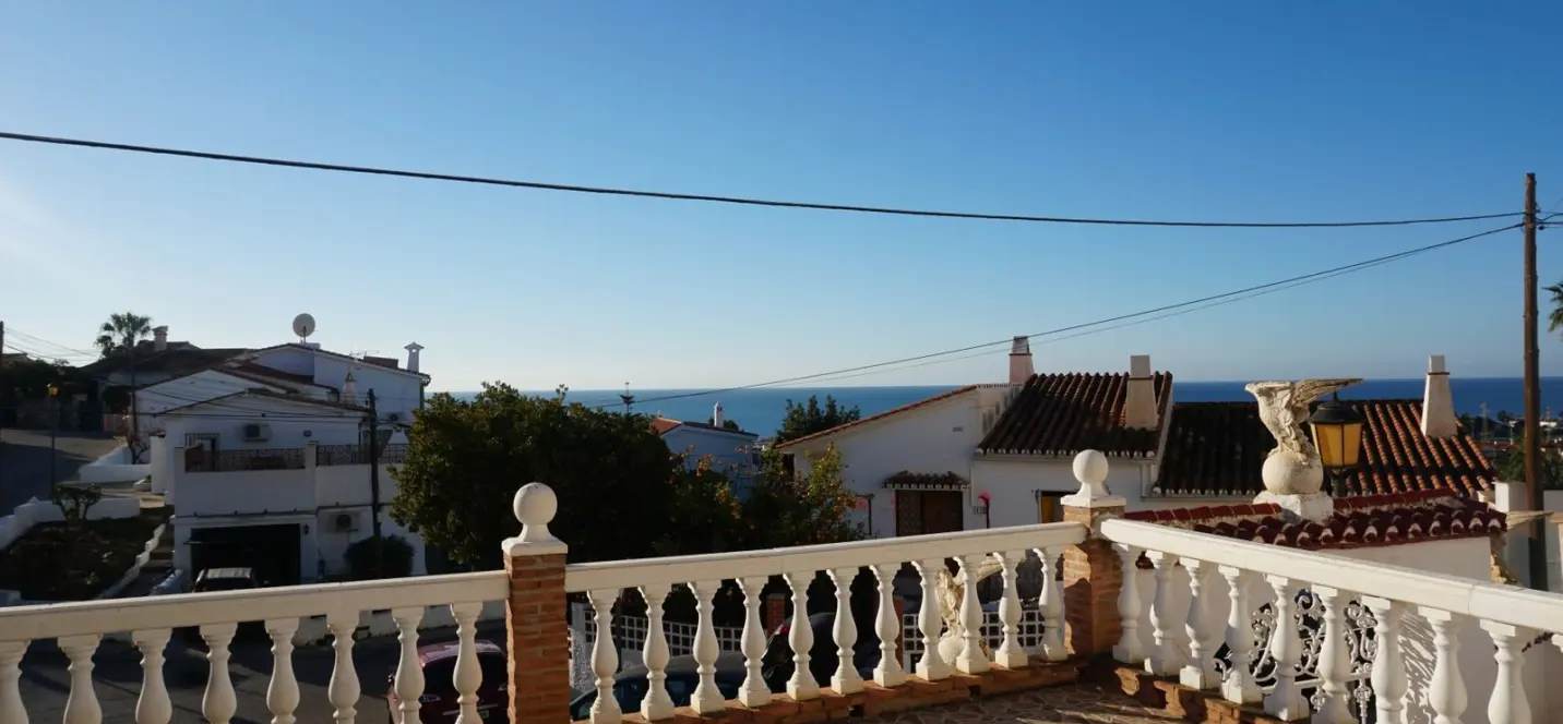 Продажа  отдельно стоящей виллы в Caleta de Vélez 2