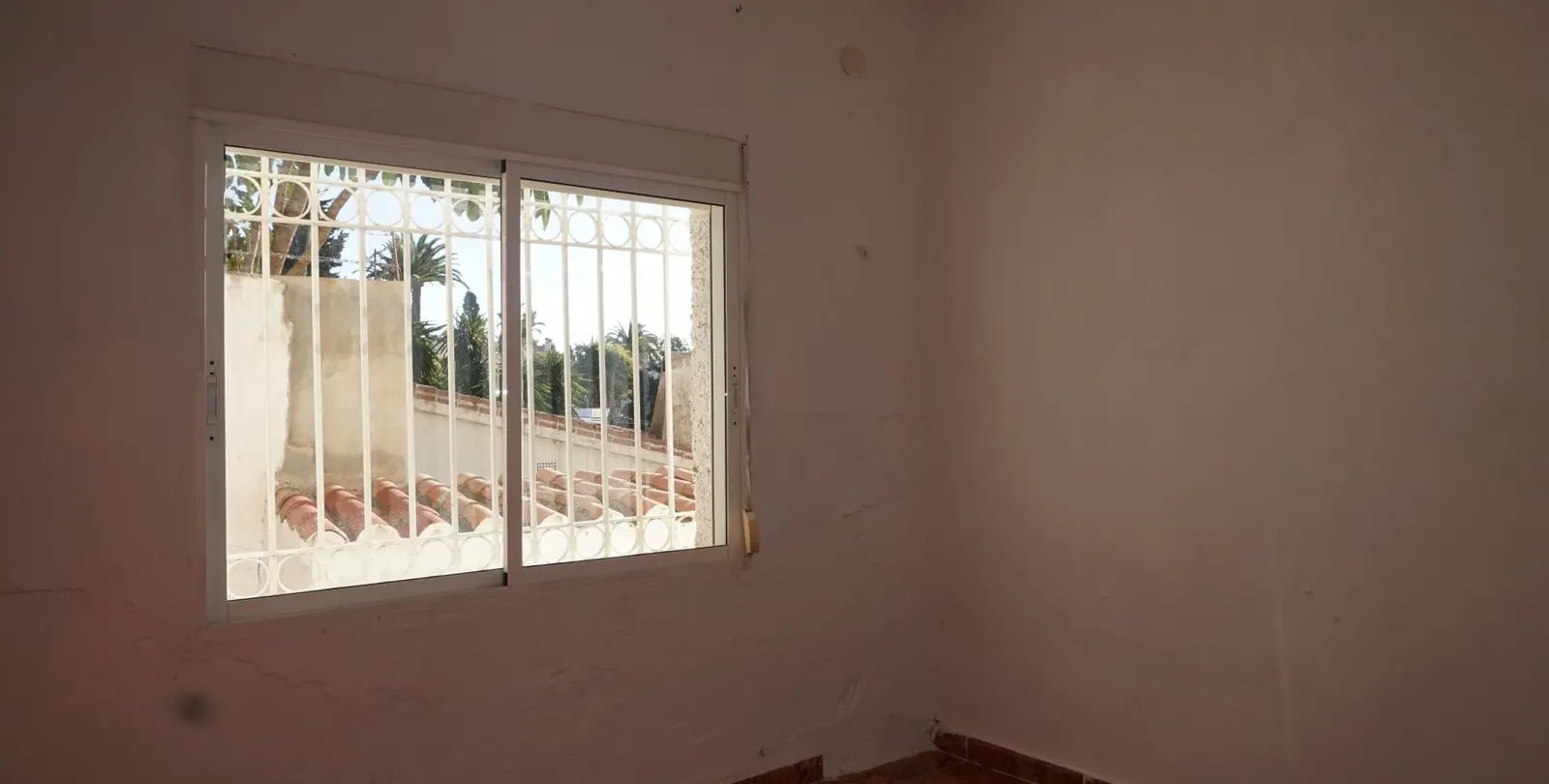 Sale of detached villa in Caleta de Vélez 12