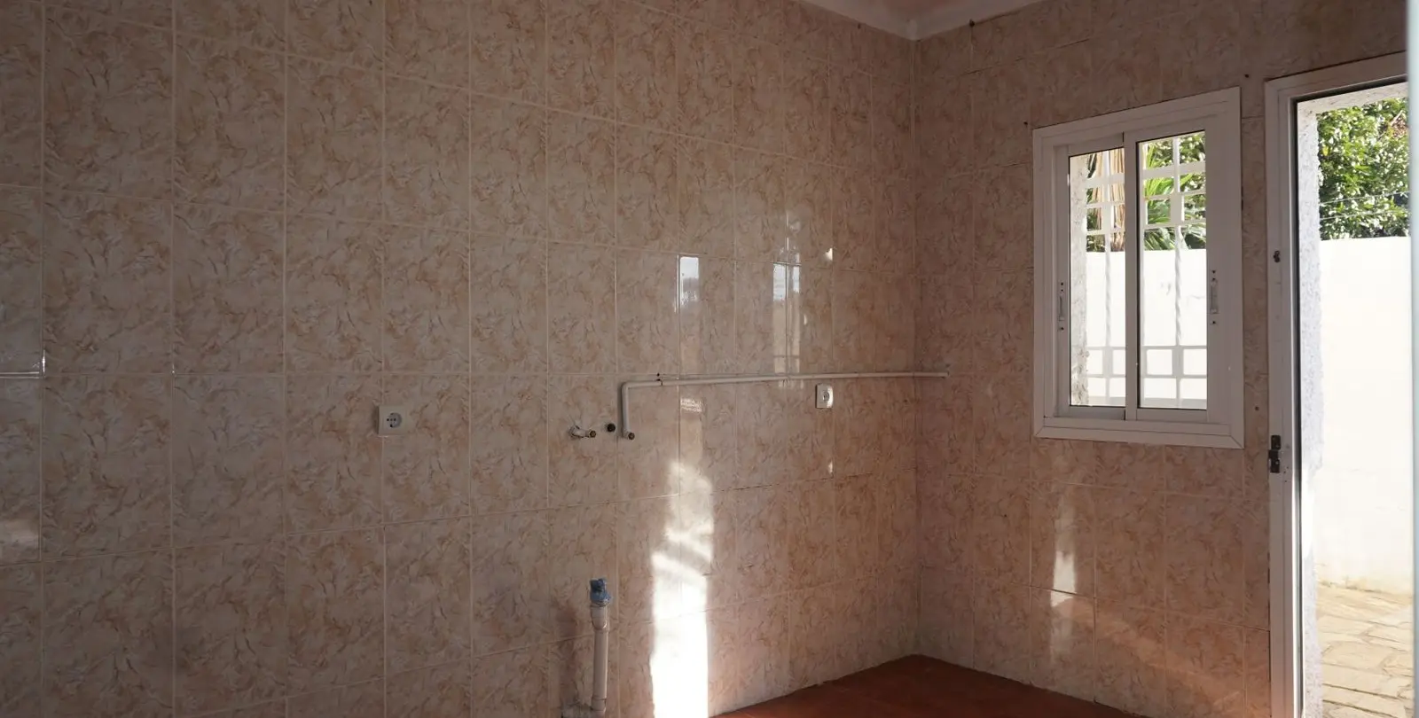 Sale of detached villa in Caleta de Vélez 13