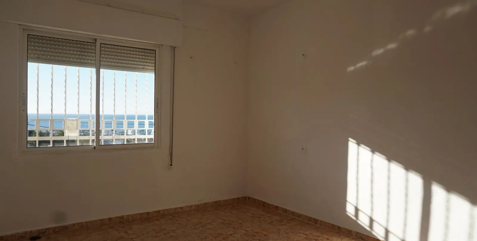 Sale of detached villa in Caleta de Vélez 19