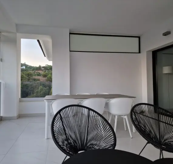 Apartamento en planta media R4411084