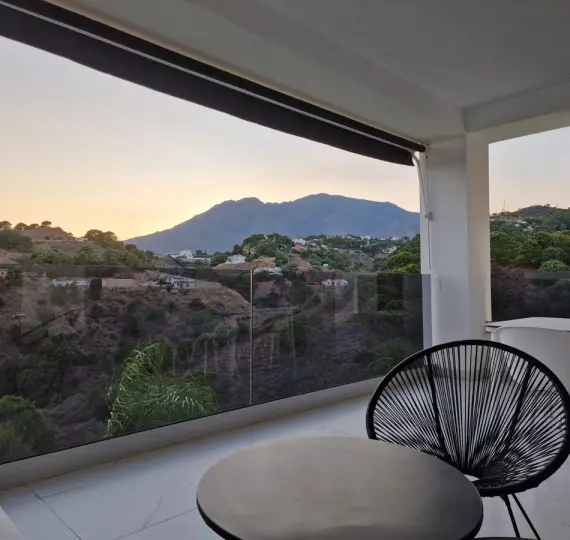 Apartamento en planta media R4411084