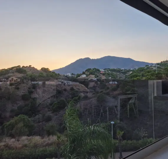 Apartamento en planta media R4411084