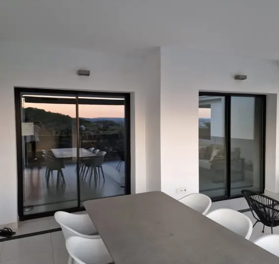 Apartamento en planta media R4411084